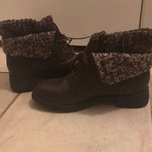 Brown women’s boots